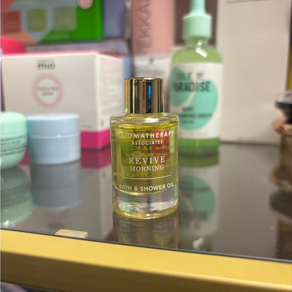 Aromatherapy Associates Revive Morning Bath & Shower Oil - Gold